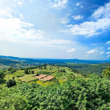 Anand Valley Hotel Panhāla エクステリア 写真