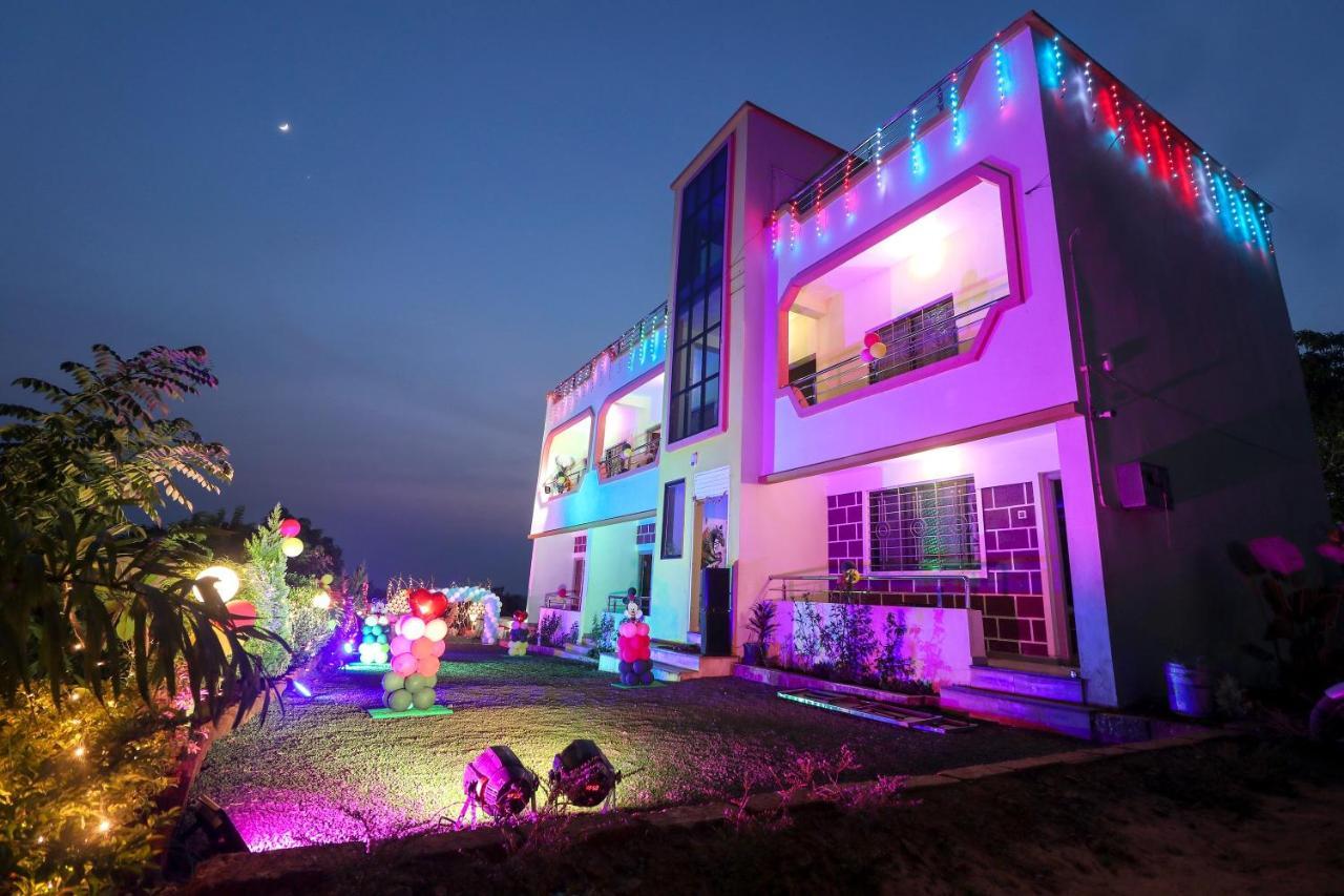 Anand Valley Hotel Panhāla エクステリア 写真
