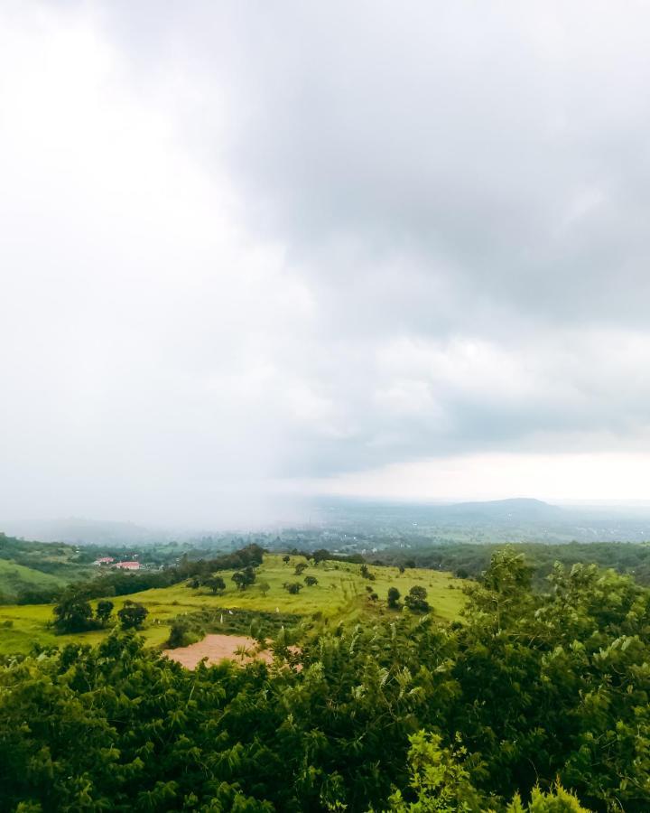 Anand Valley Hotel Panhāla エクステリア 写真
